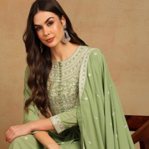 GREEN Embroidered Thread Work Georgette Anarkali Kurta With Dupatta - Picture 6 of 7